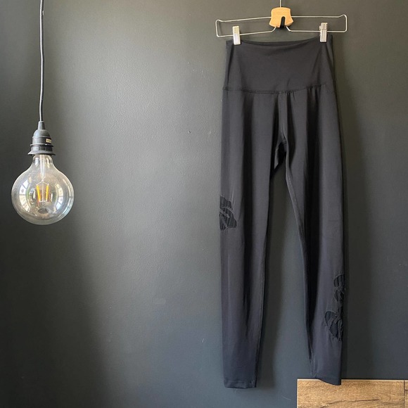 Beyond Yoga Pants - Beyond Yoga Black Mesh Flower Leggings Sz Small